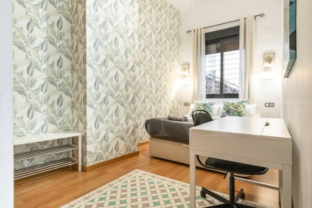 Relaxing Apartment With Parking In The Center By Rems Málaga Esterno foto