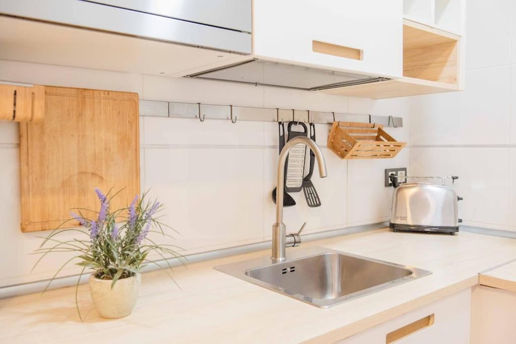 Relaxing Apartment With Parking In The Center By Rems Málaga Esterno foto